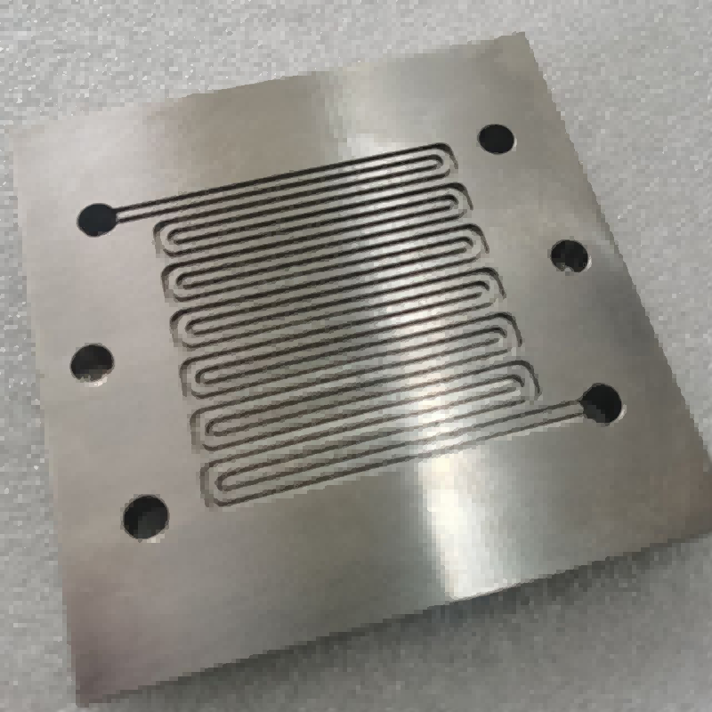 Piastre bipolari metalliche utilizzate nelle batterie di energia idrogeno