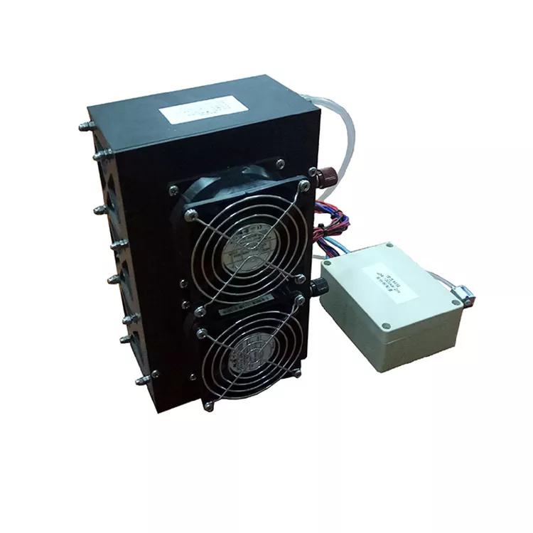 Stack portatile di celle a combustibile a idrogeno con celle a membrana a scambio protonico per UAV
